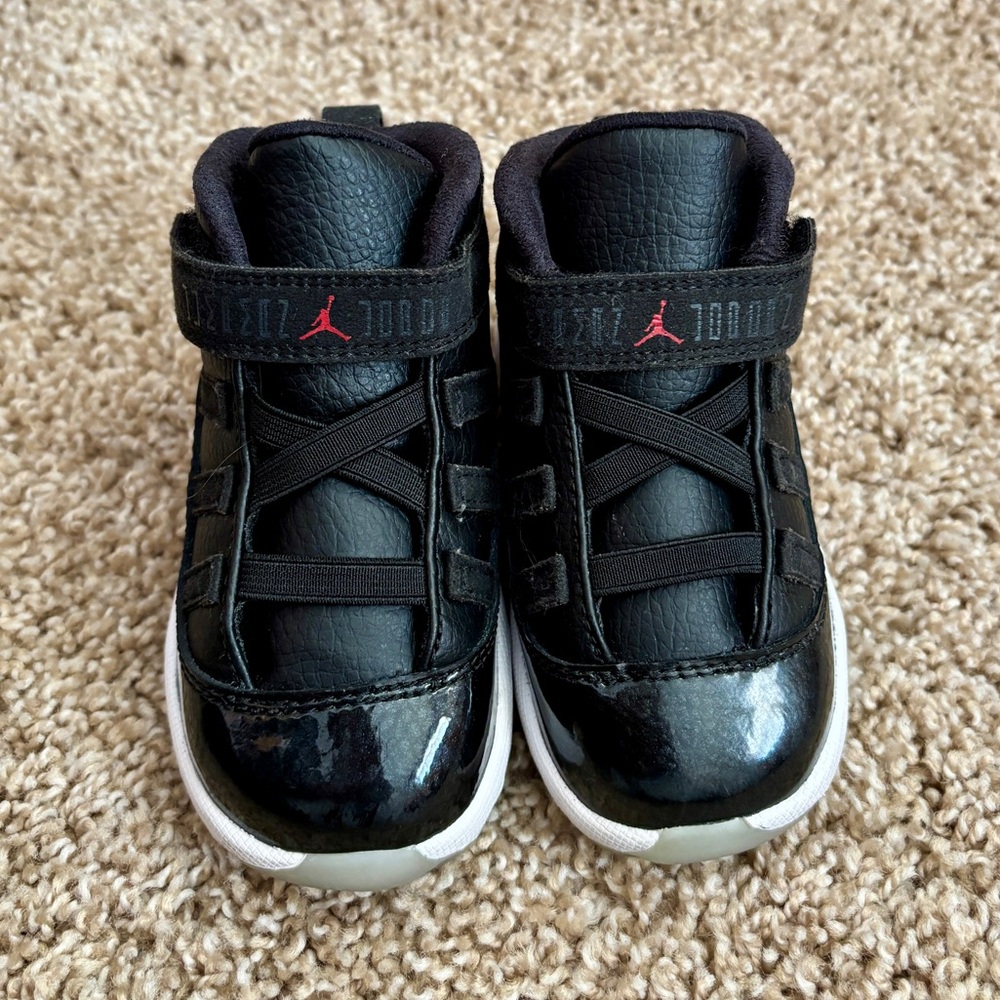 Jordan 11 - Picture 2 of 8